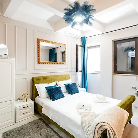 Blue Camel Apartment *