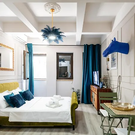 Blue Camel In Old Town Apartment