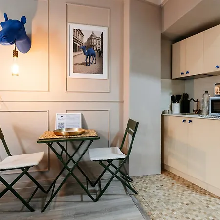 Blue Camel In Old Town Apartment
