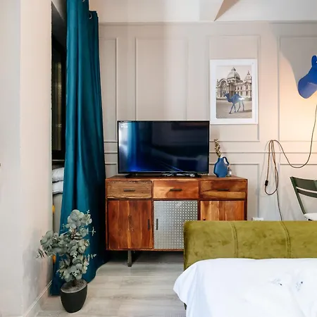 Blue Camel In Old Town Apartment