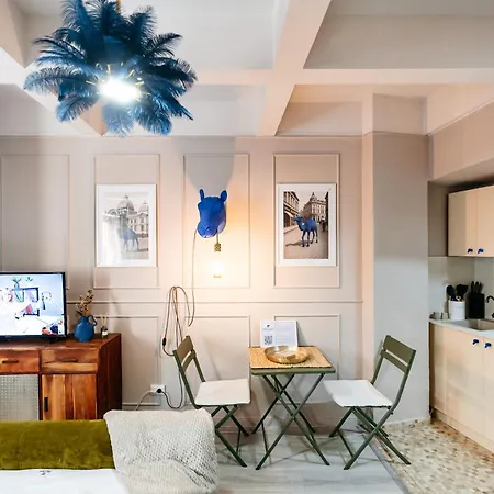 Apartment Blue Camel In Old Town Bukarest